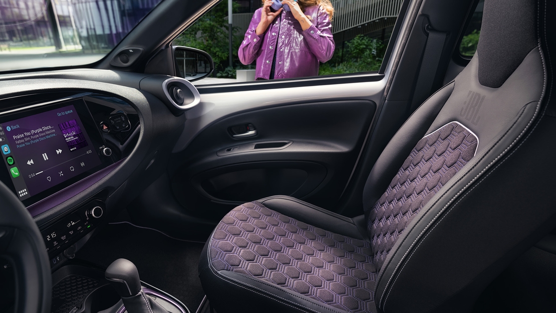 Toyota-Aygo-interieur-voorstoelen